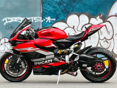 500 . Ducati Panigale 899 model 2015