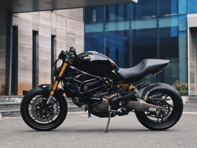492 . Ducati Monster 821 model 2015 [đen xám mạnh mẽ] 