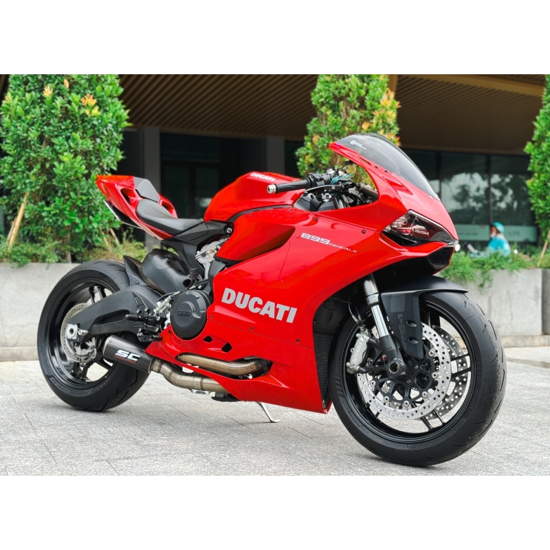 574 . Ducati Panigale 899 model 2015 