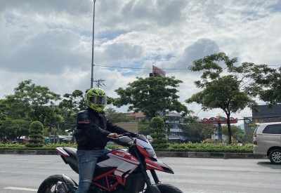 Mẹo khởi động xe trên dốc cao