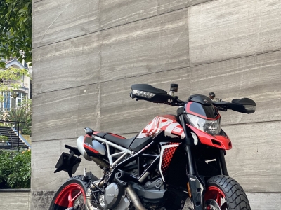 412 . Ducati Hypermotard 950 RVE Graffiti 2022