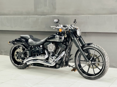 425 . Harley-Davidson Breakout 103 Model 2015