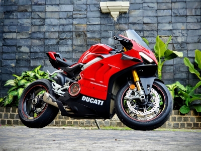 297 . Ducati Panigale V4S ABS 2021