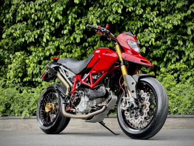 379 . Ducati Hypermotard 796 2010 Full Options