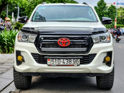 167 . Toyota Hilux 2.4 4X2 AT Model 2019 bản số tự động
