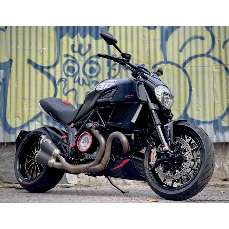 366 . Ducati Diavel 1200 ABS & Smartkey 2015 