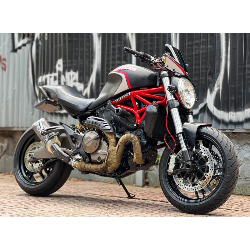 413 . Ducati Monster 821 ABS 2015 Full Options