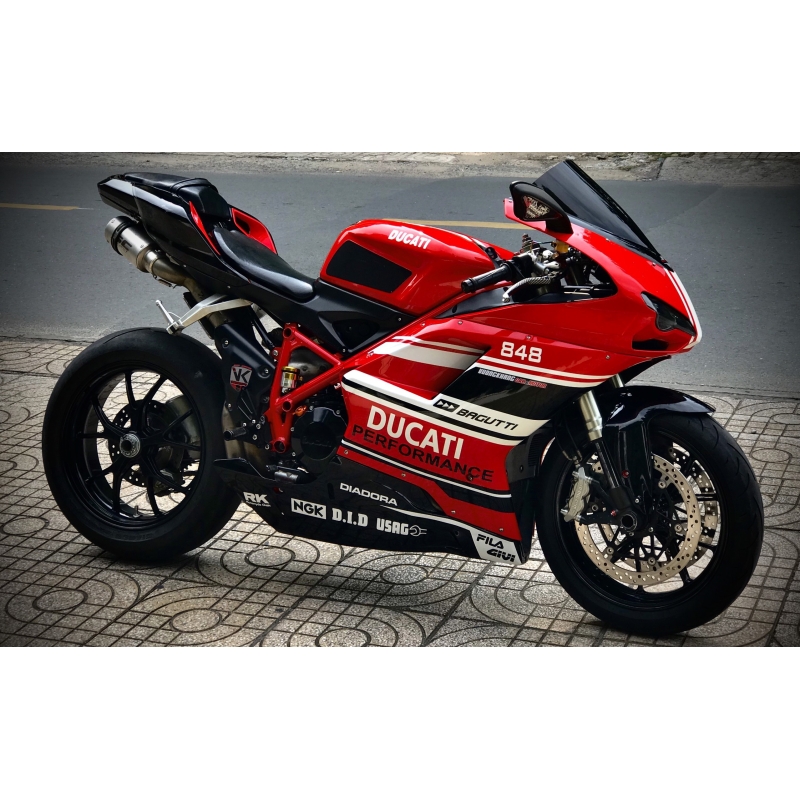 77 . Ducati 848 Evo dk 03/2015