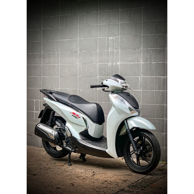 109 . Honda SH300i 2016 Abs|Smart Key 