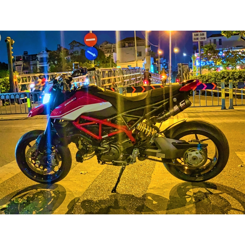 135. Ducati Hypermotard 950