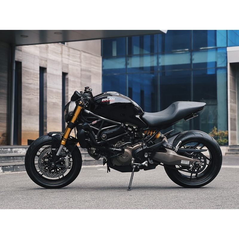 492 . Ducati Monster 821 model 2015 [đen xám mạnh mẽ] 