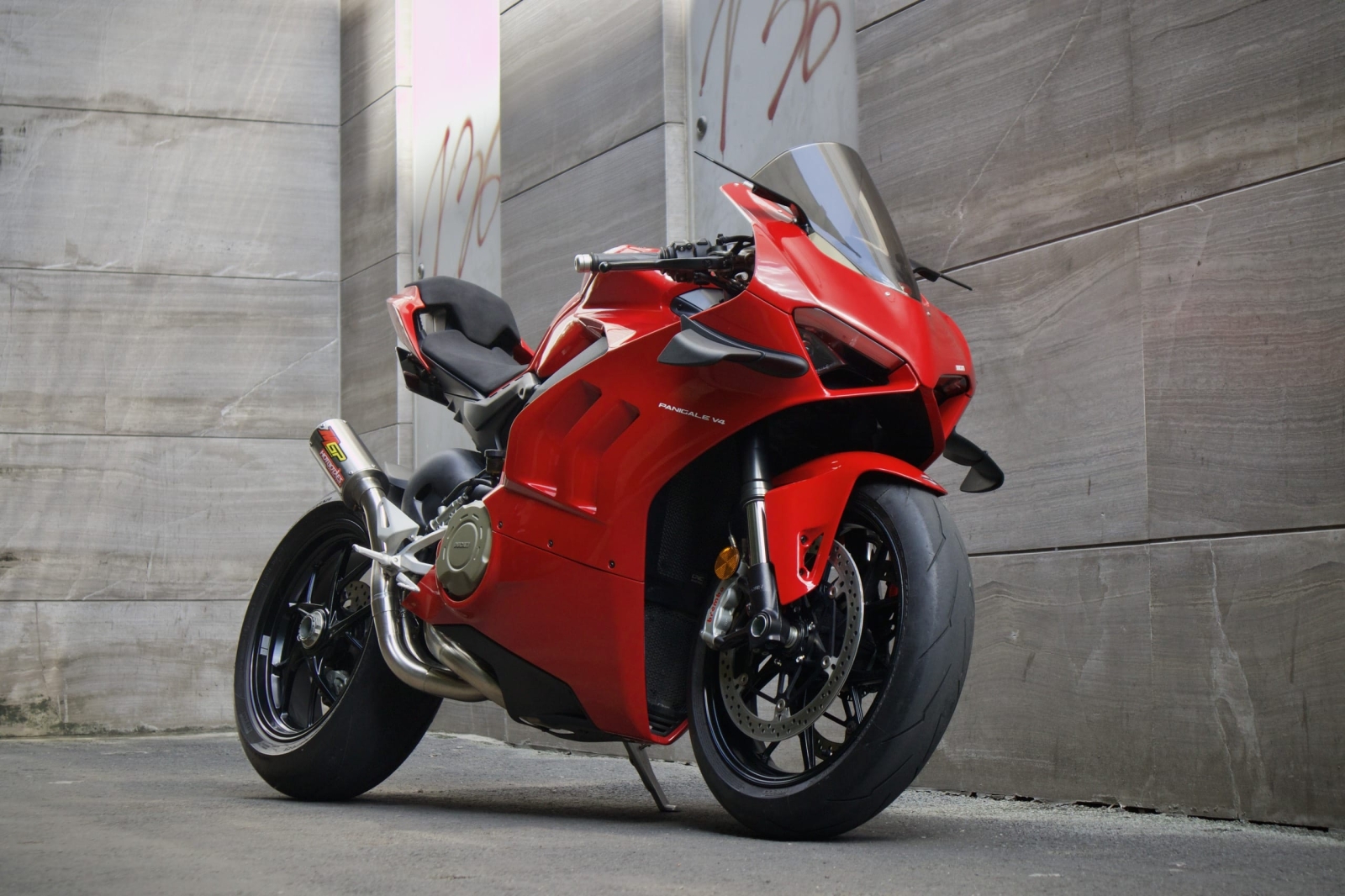 472 . Ducati Panigale V4 ABS 2022