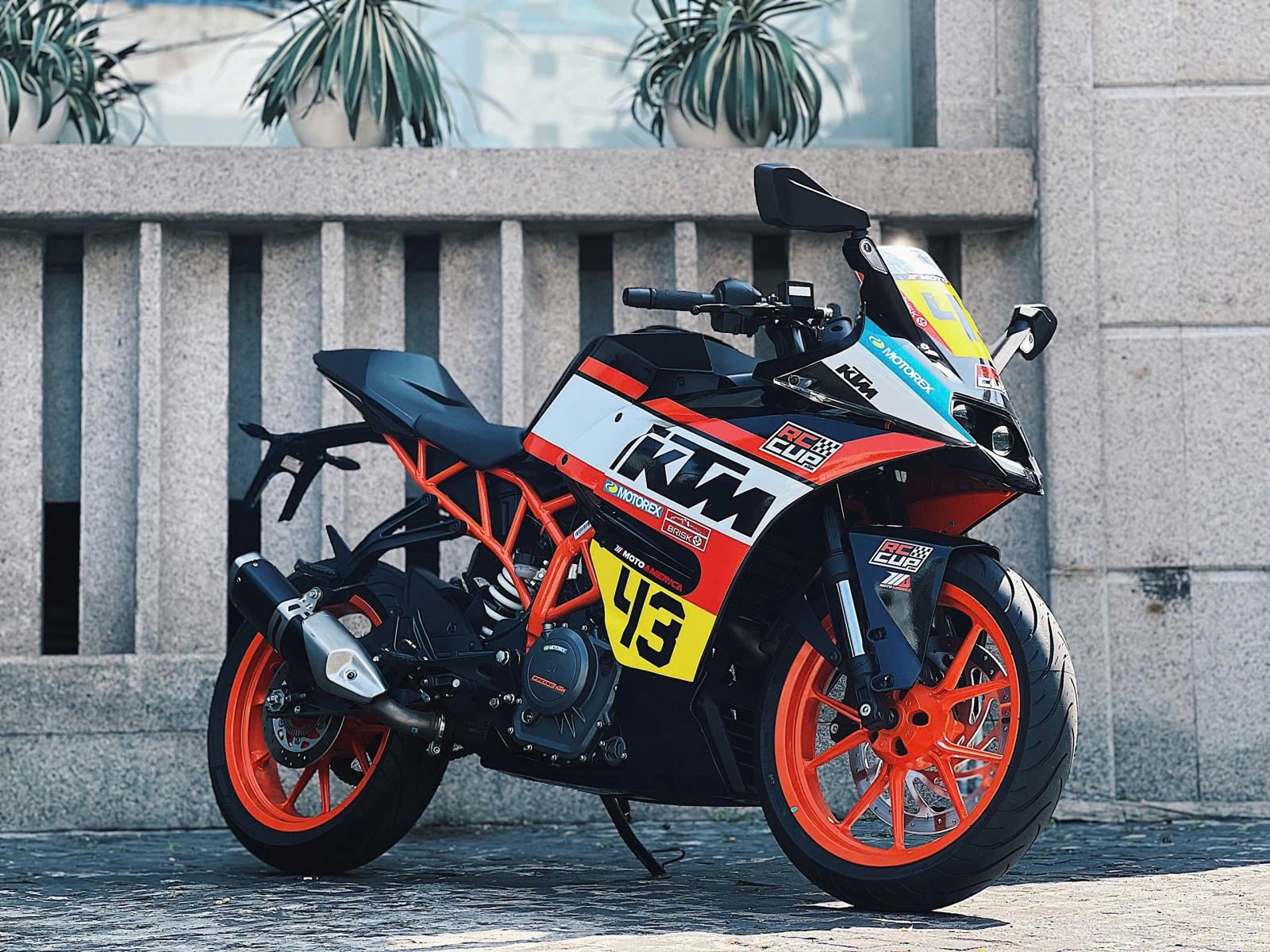 639 . KTM RC390 model 2018 NEW 100% 