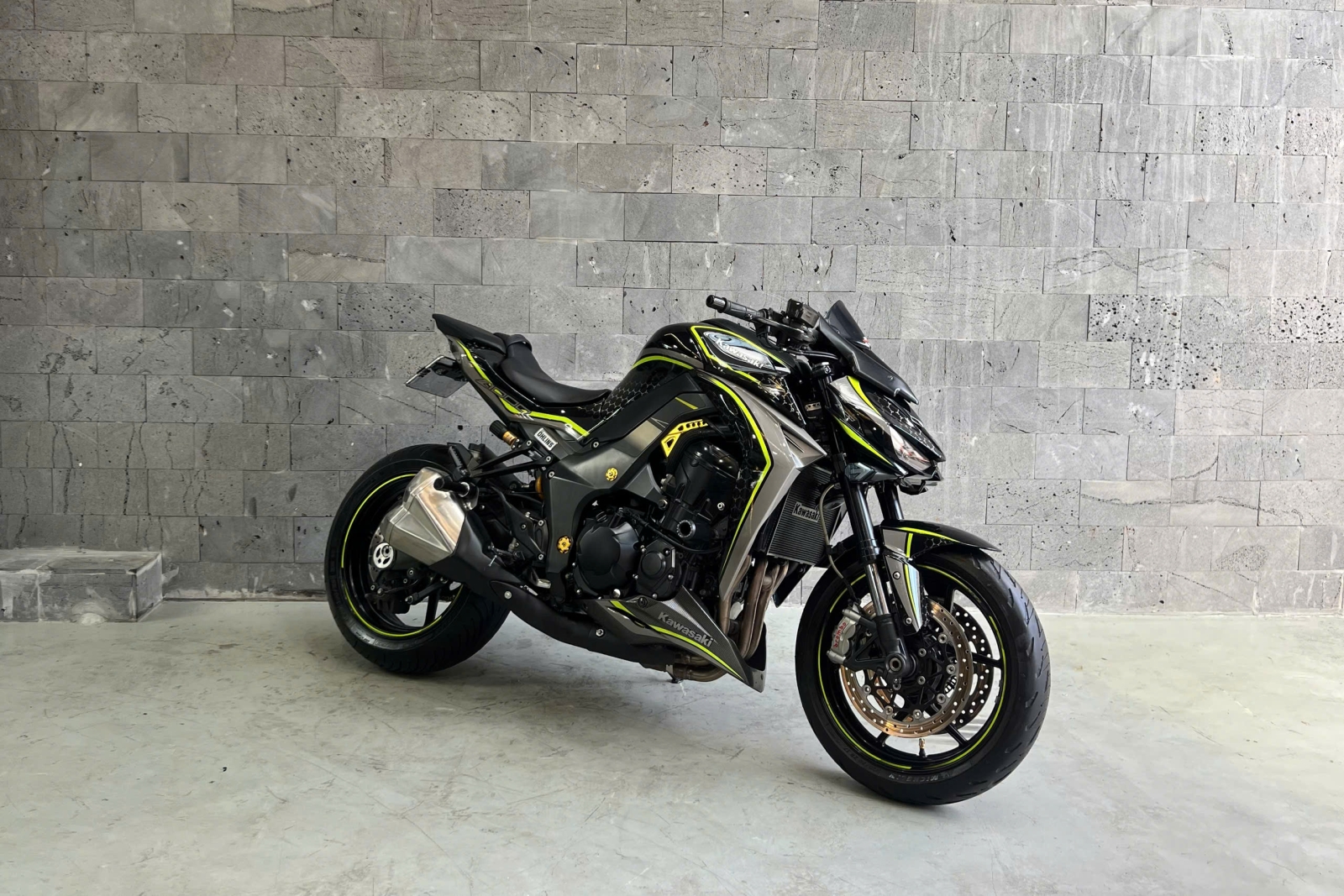 552 . Kawasaki Z1000R model 2018