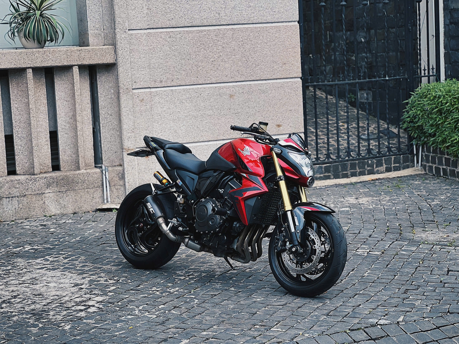 663 . Honda CB1000R Model 2012