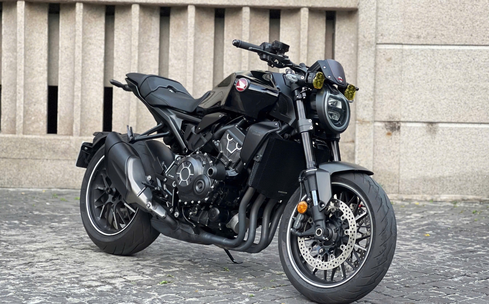 679 . Honda CB1000R Black Edition Model 2023