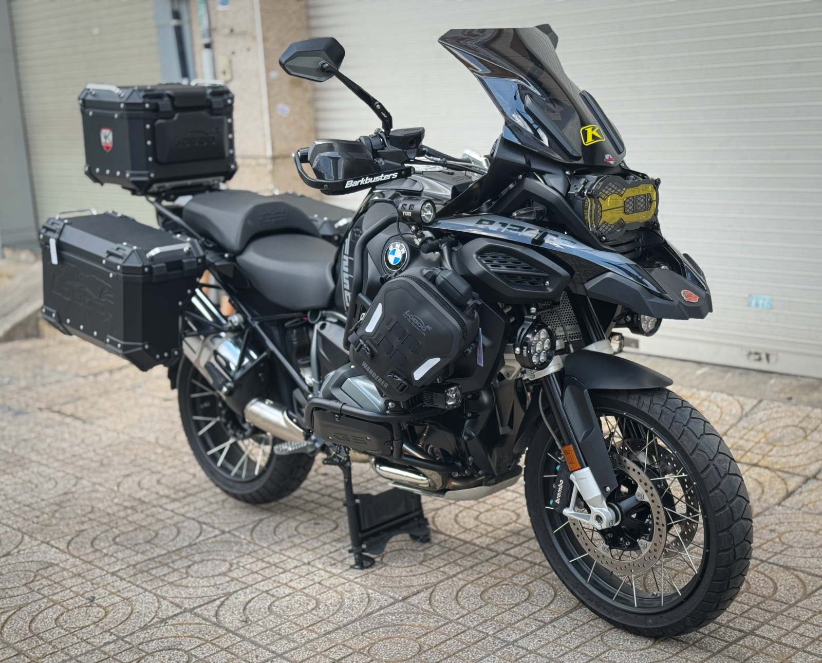 610 .  BMW R 1250 GSA model 2023 - Triple Black edition 