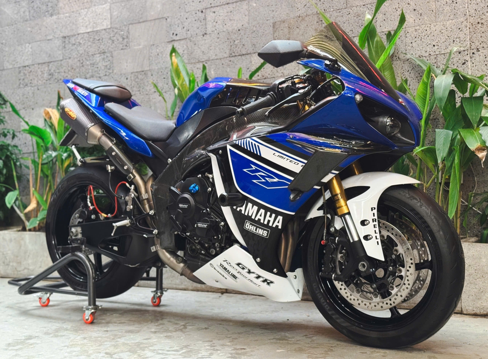 662 . Yamaha R1 Model 2009