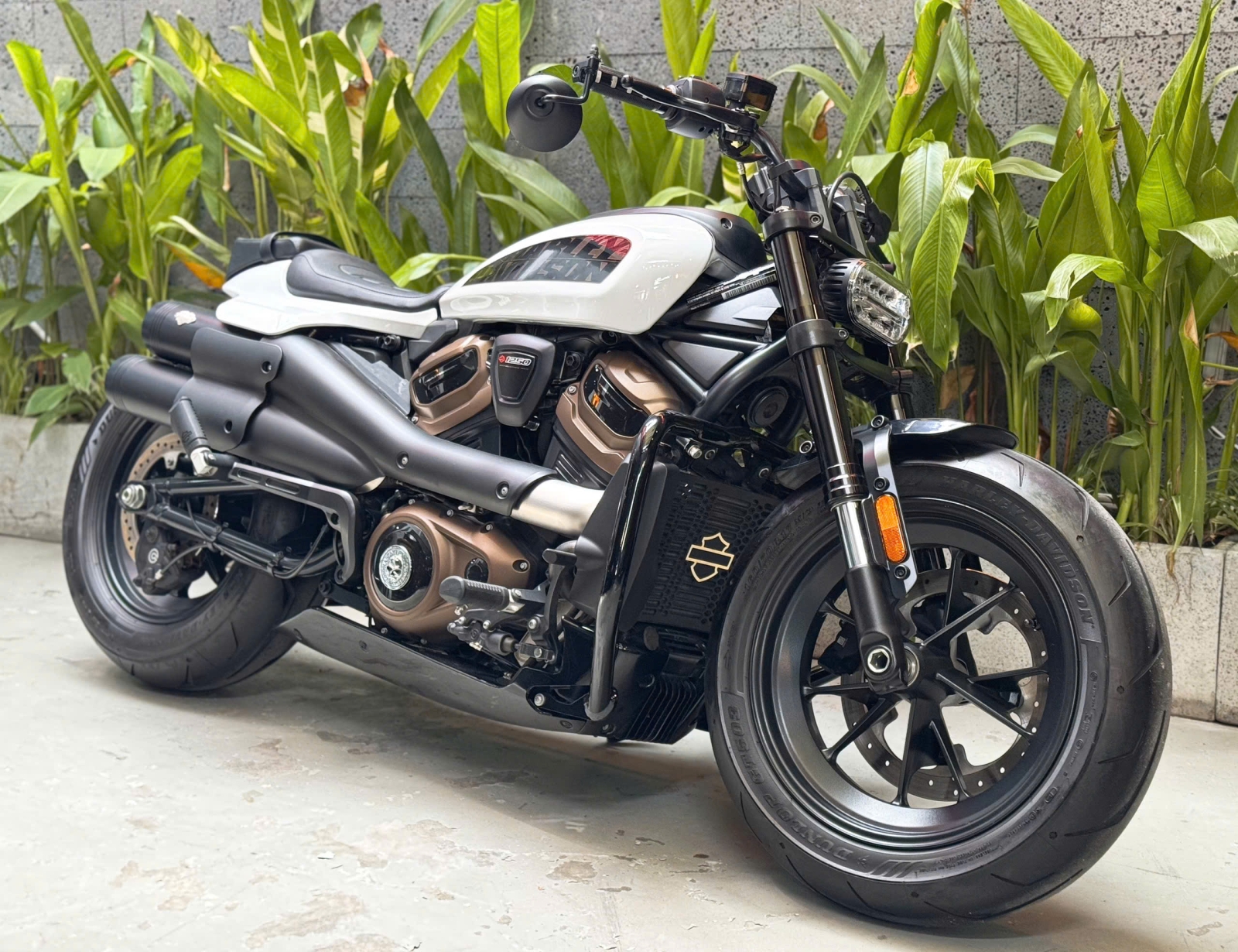 635 . Harley Davidson Sportster S model 2021