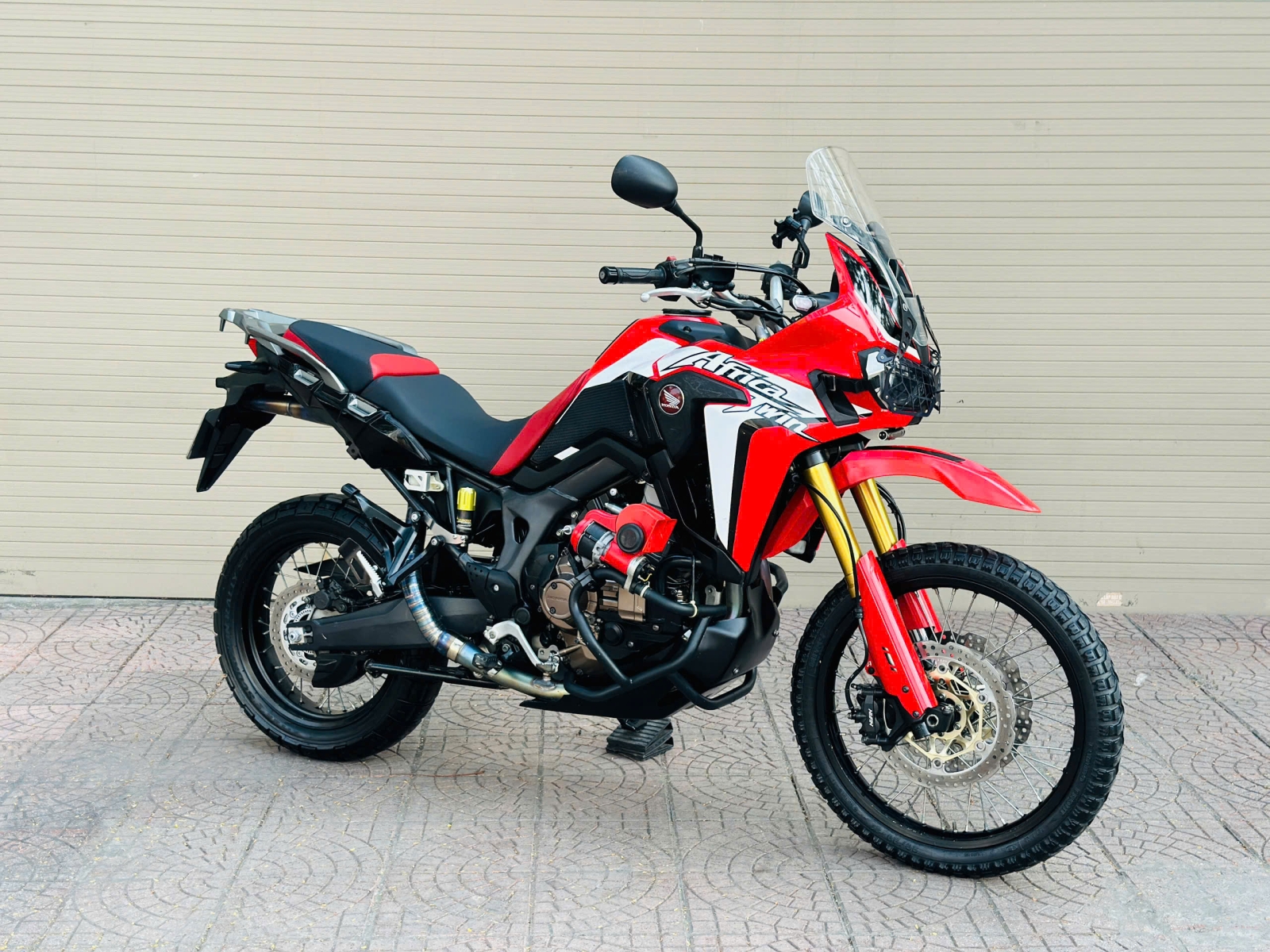 687 . Honda Africa Twin 1000 Model 2018