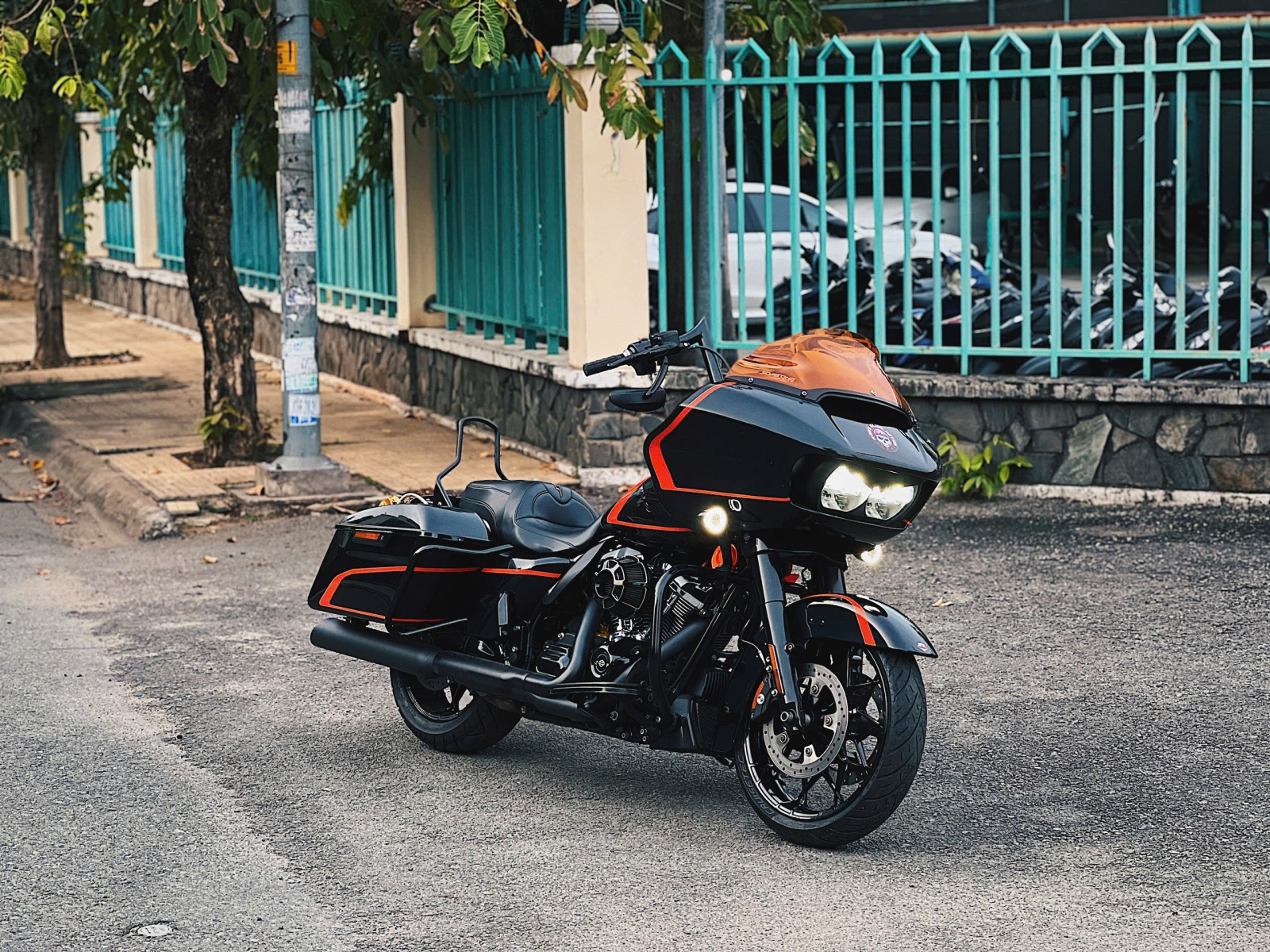 643 . Harley Davidson Road Glide model 2021 