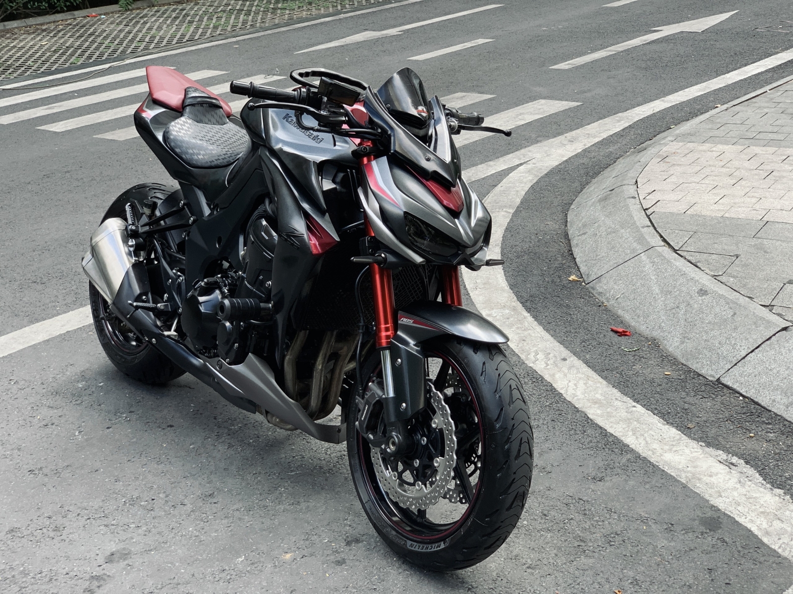 399 . Kawasaki Z1000 ABS Đỏ Candy 2016 