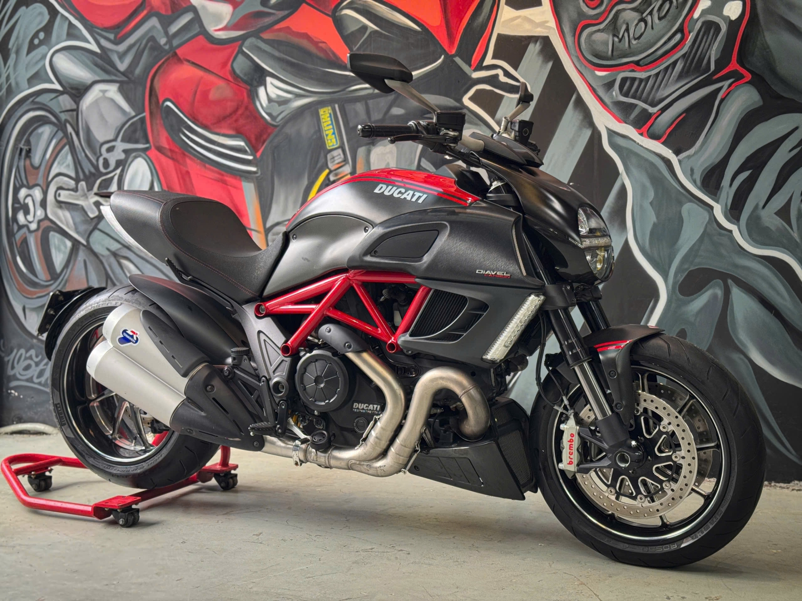 632 . Ducati Diavel 1200 model 2014