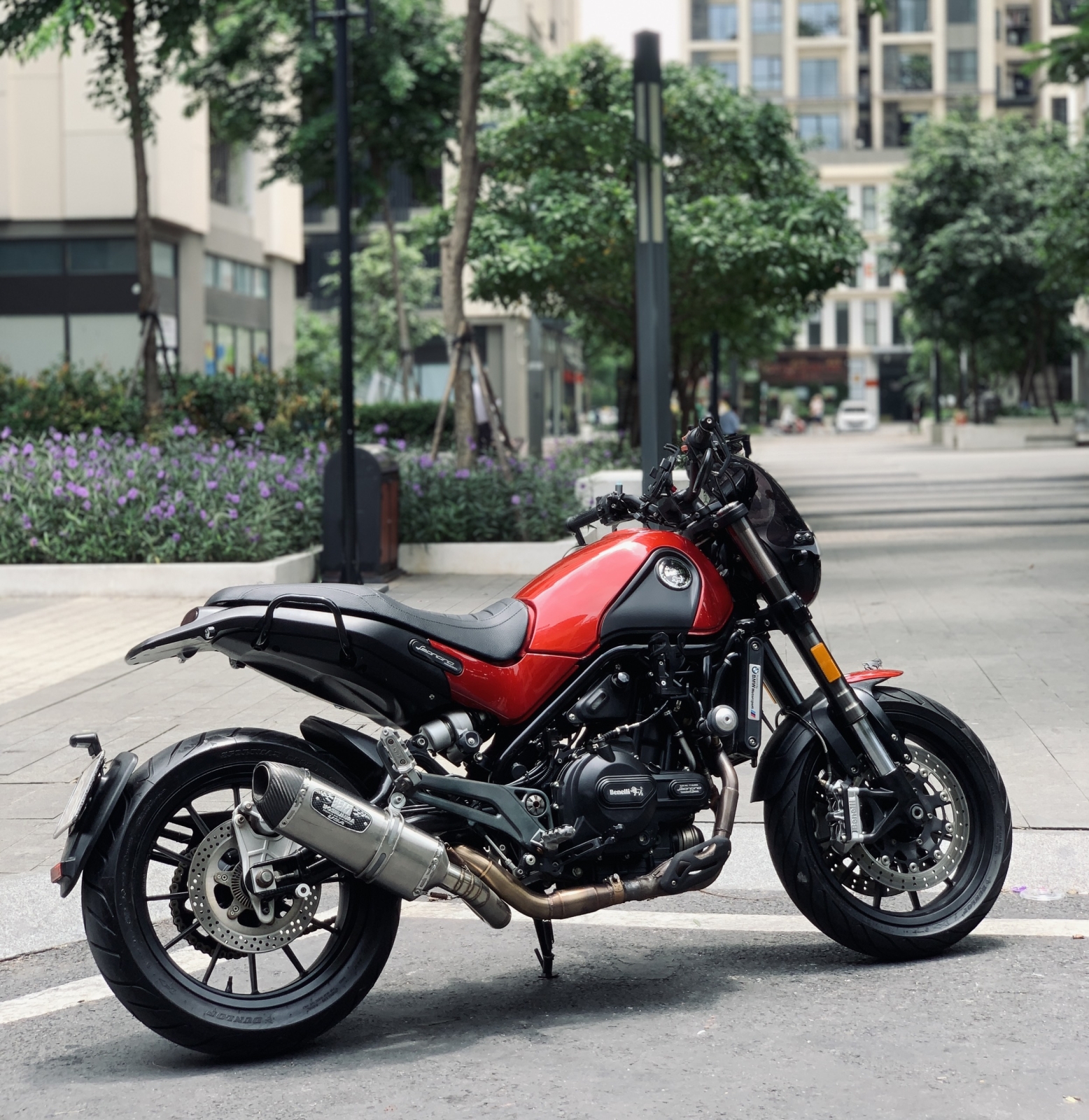 604 . Benelli Leocino Scrambler 500 Model 2018