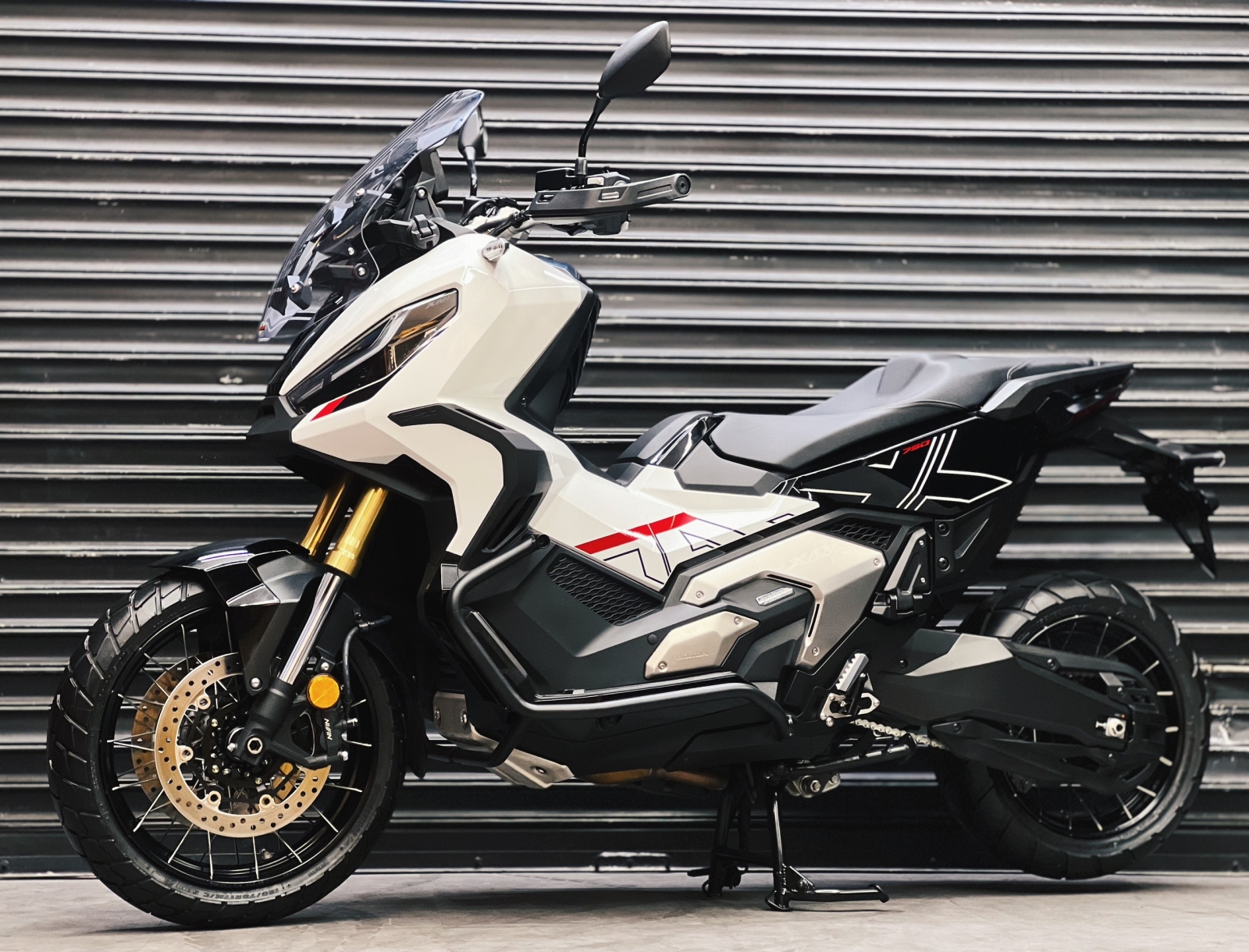 605 . Honda X-ADV model 2024