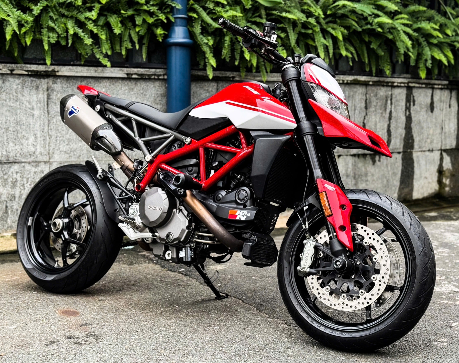 650 . Ducati Hypermotard 950 Model 2019